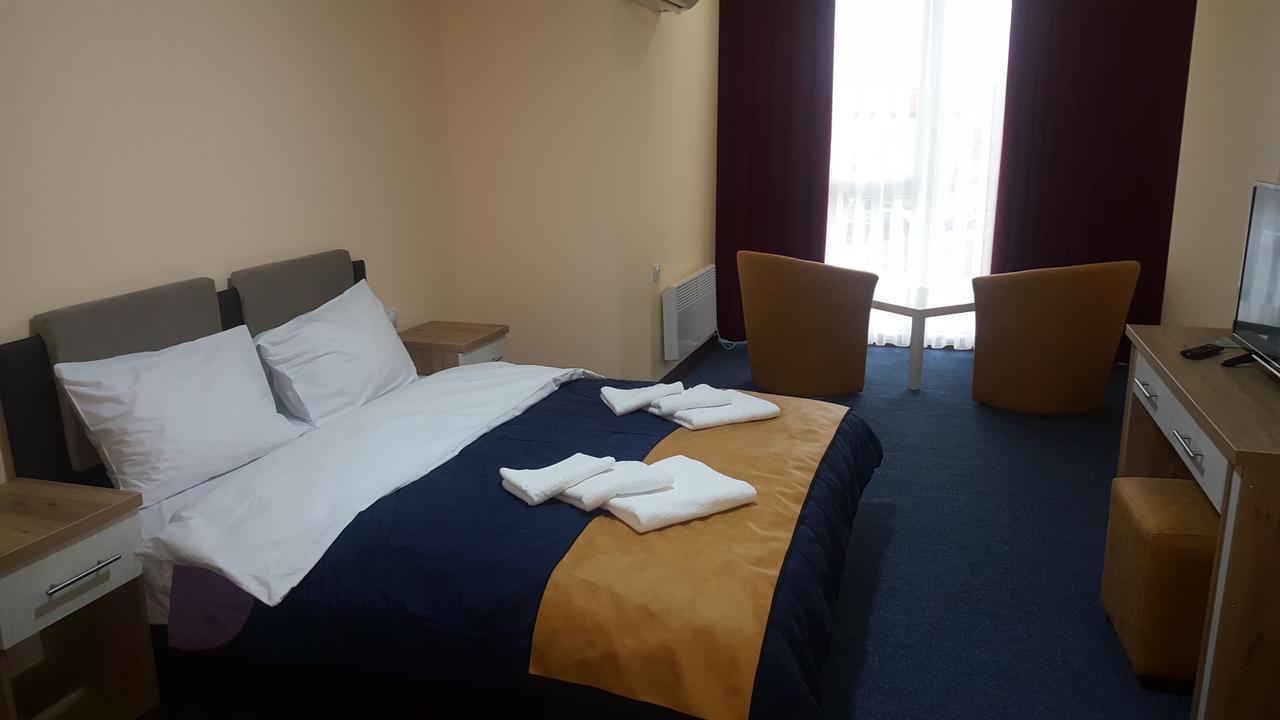 Hotel Panorama City Delcevo Екстер'єр фото